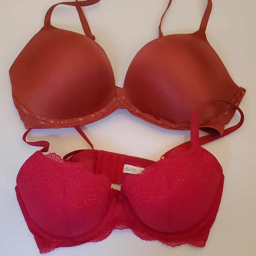 2 BRAS - 1 CORAL/PEACH & 1 FUSCHIA PINK